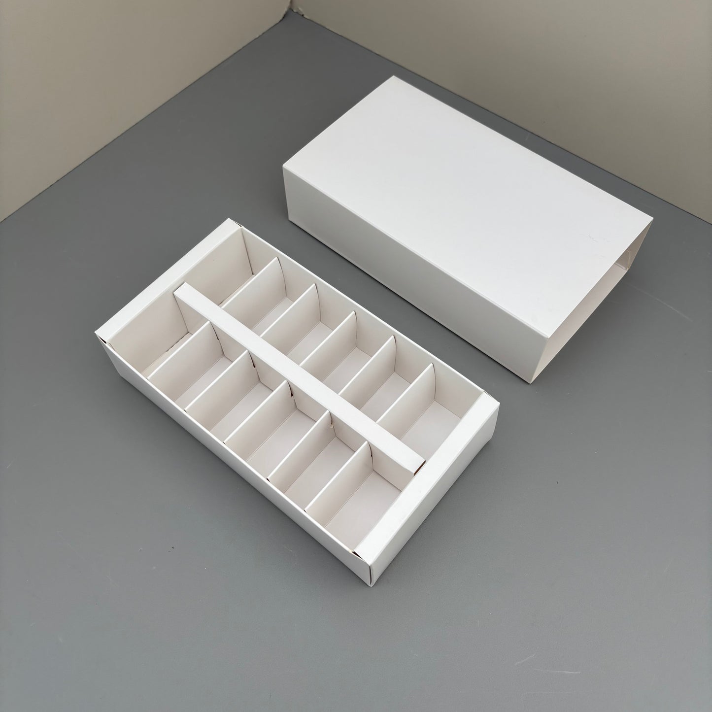 20PCS 12-macarons white paper drawer box