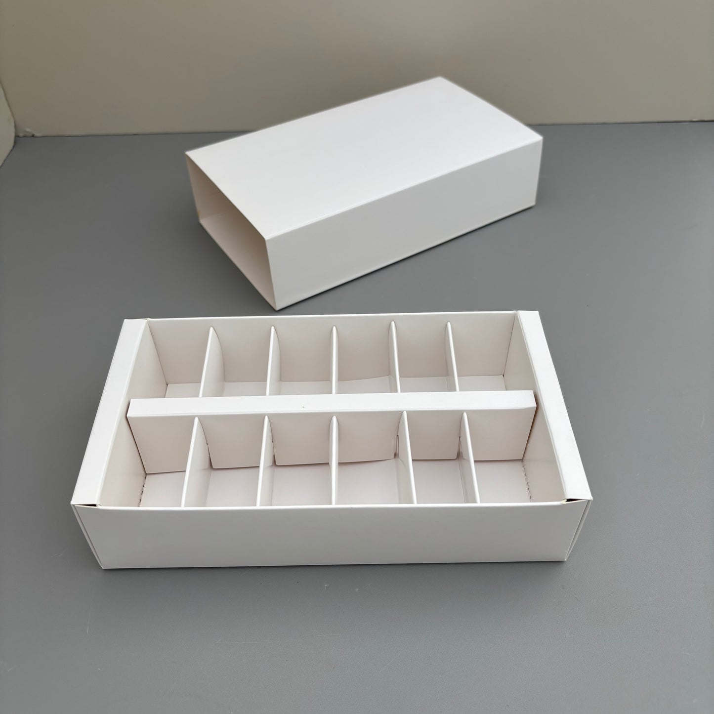 20PCS 12-macarons white paper drawer box