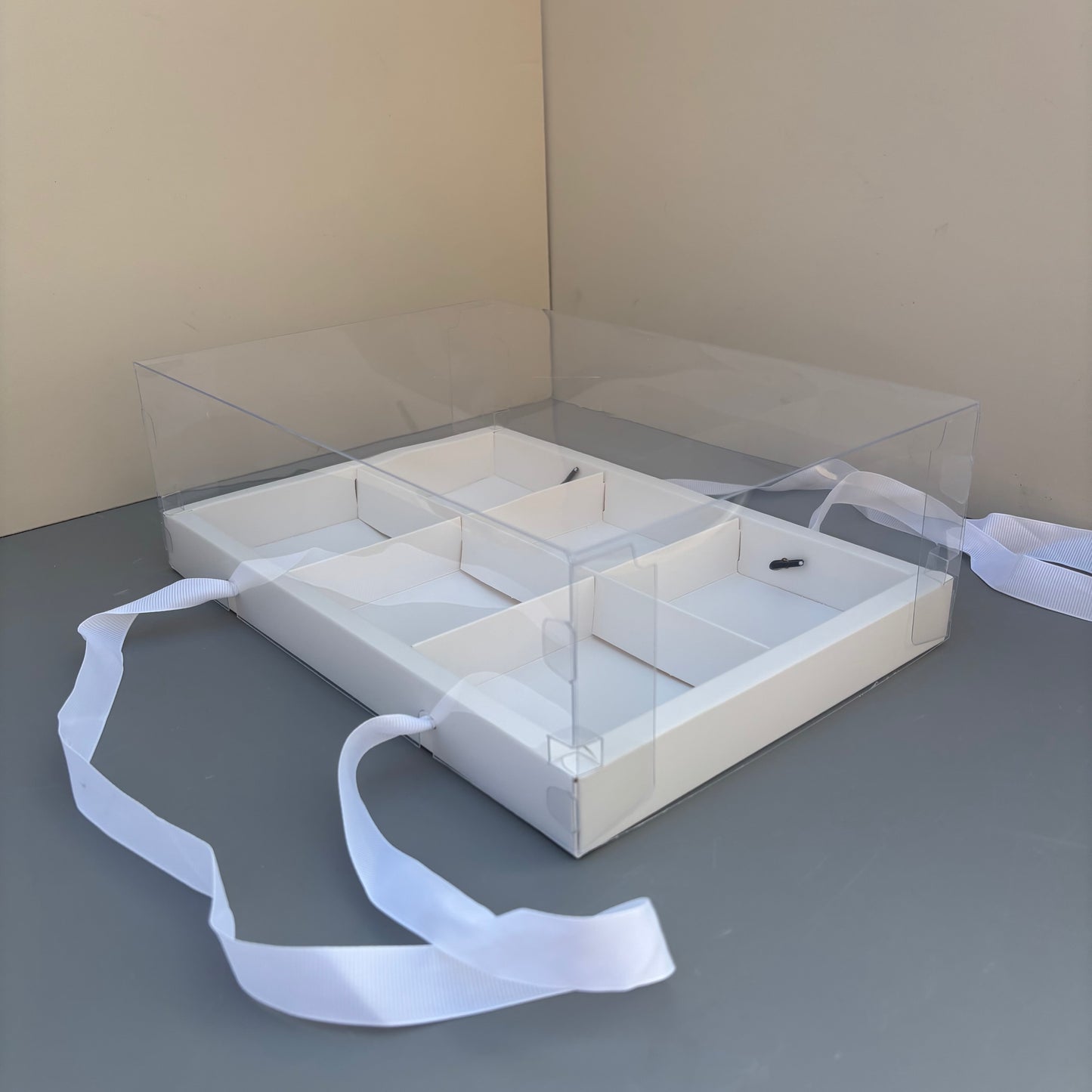 10PCS 6-compartments white base box with clear lid & ribbon