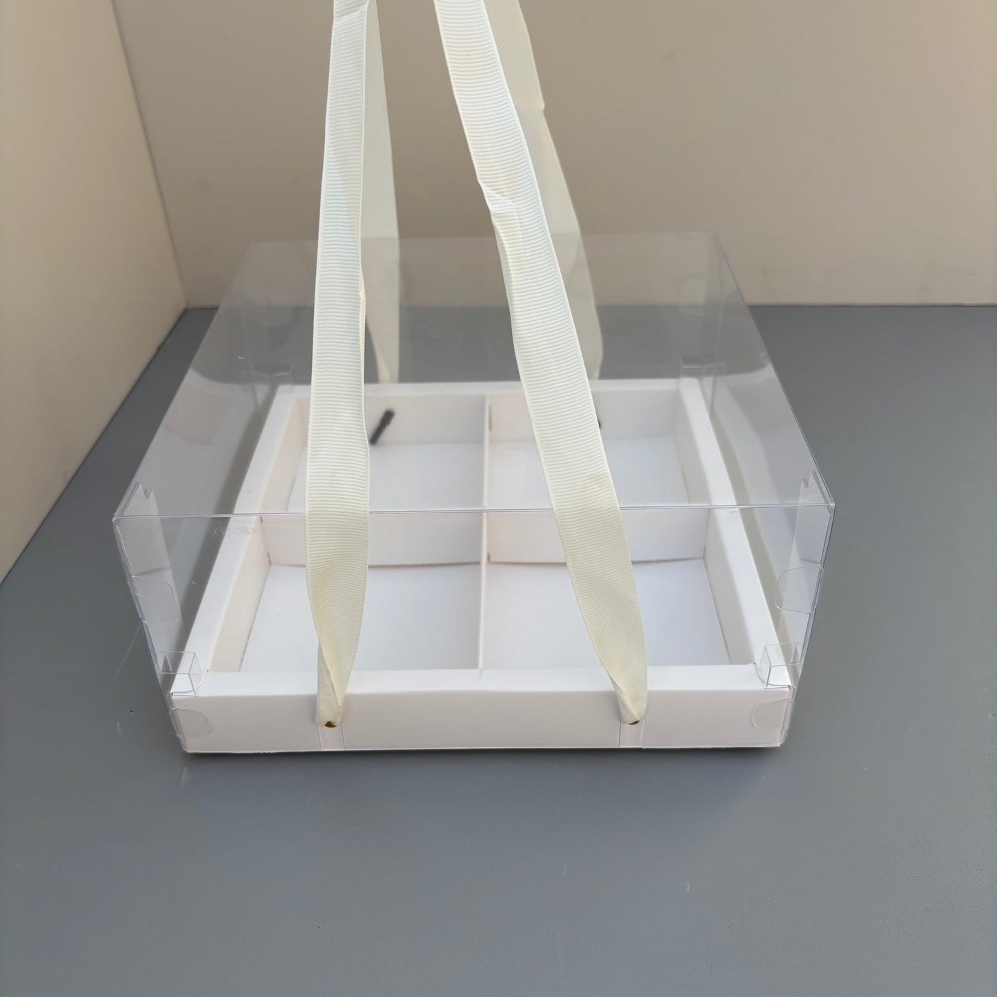 10PCS 4-compartments white base box with clear lid & ribbon