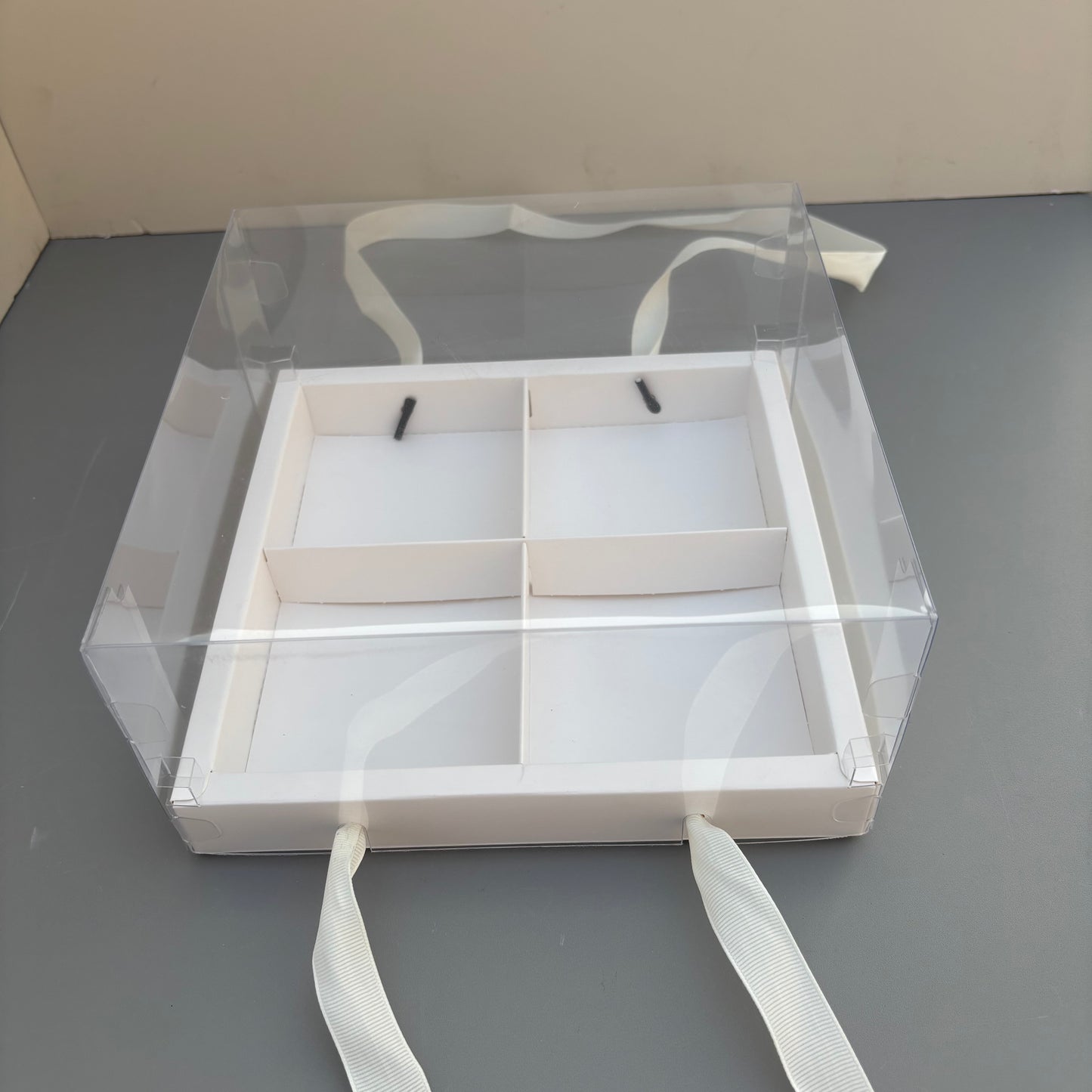 10PCS 4-compartments white base box with clear lid & ribbon