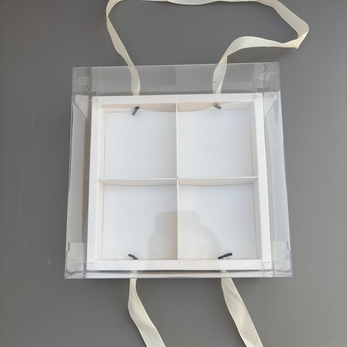 10PCS 4-compartments white base box with clear lid & ribbon