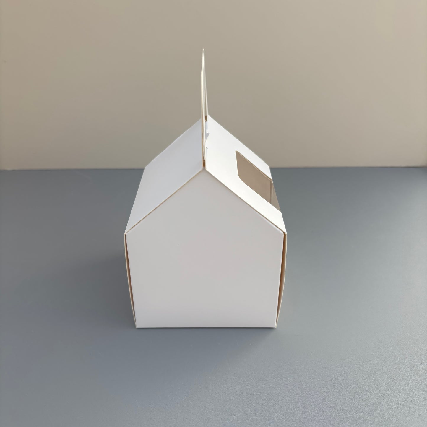 White Cupcake Window Handle Box With Paper Insert