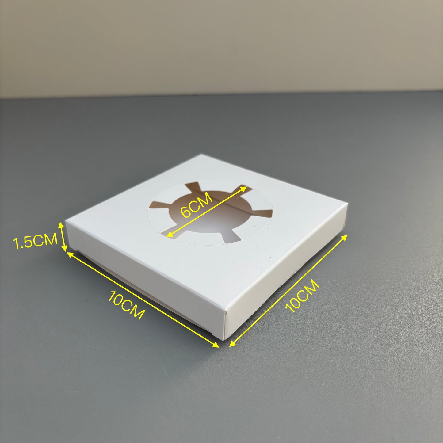 White Cupcake Window Handle Box With Paper Insert