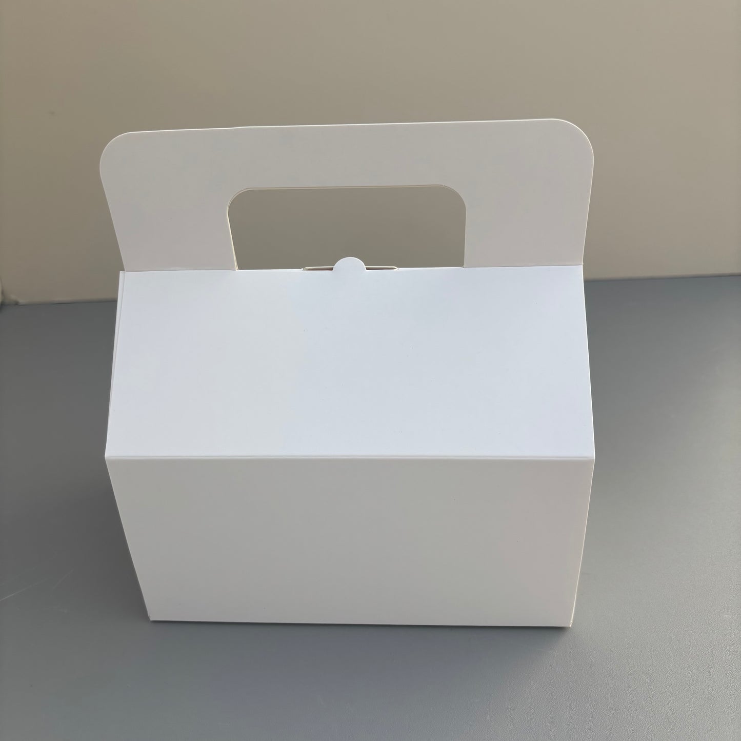 White Cupcake Window Handle Box With Paper Insert