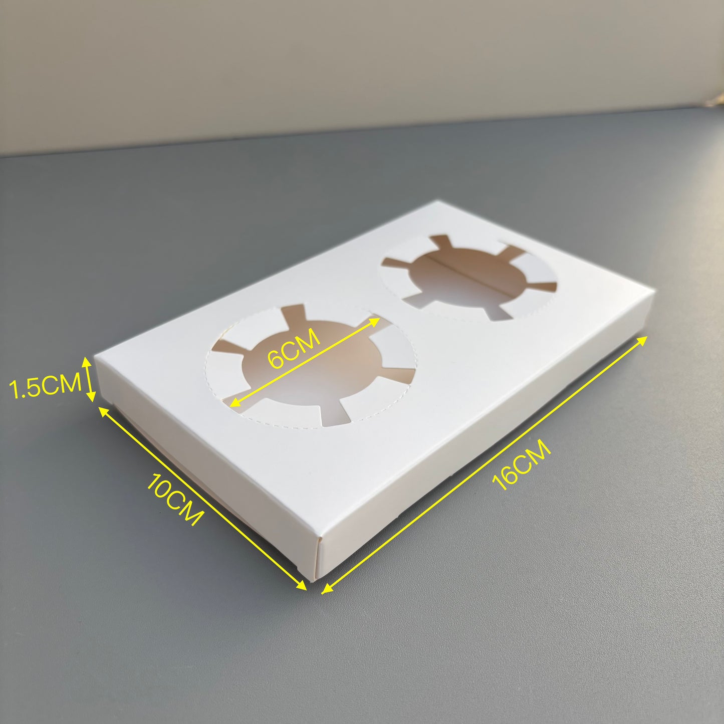 White Cupcake Window Handle Box With Paper Insert