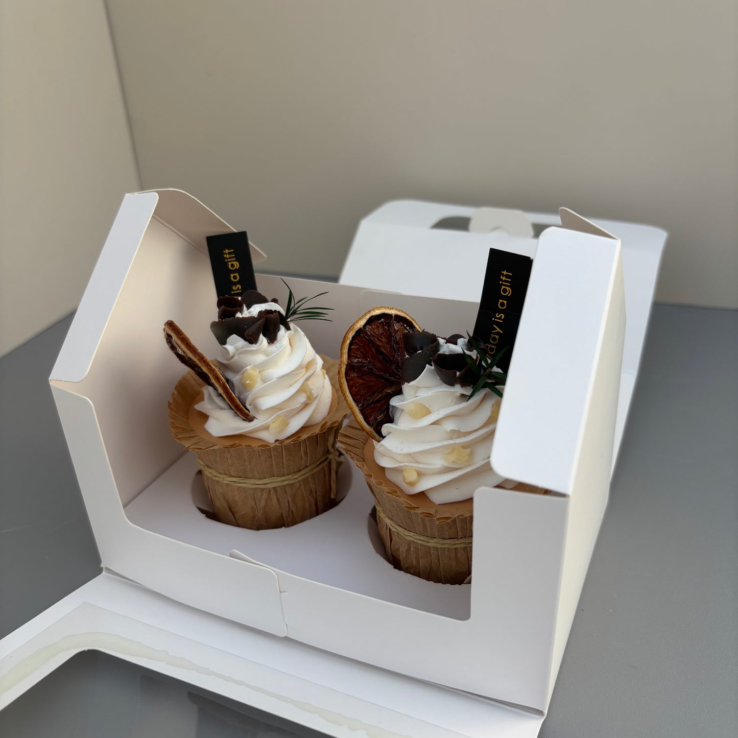 White Cupcake Window Handle Box With Paper Insert
