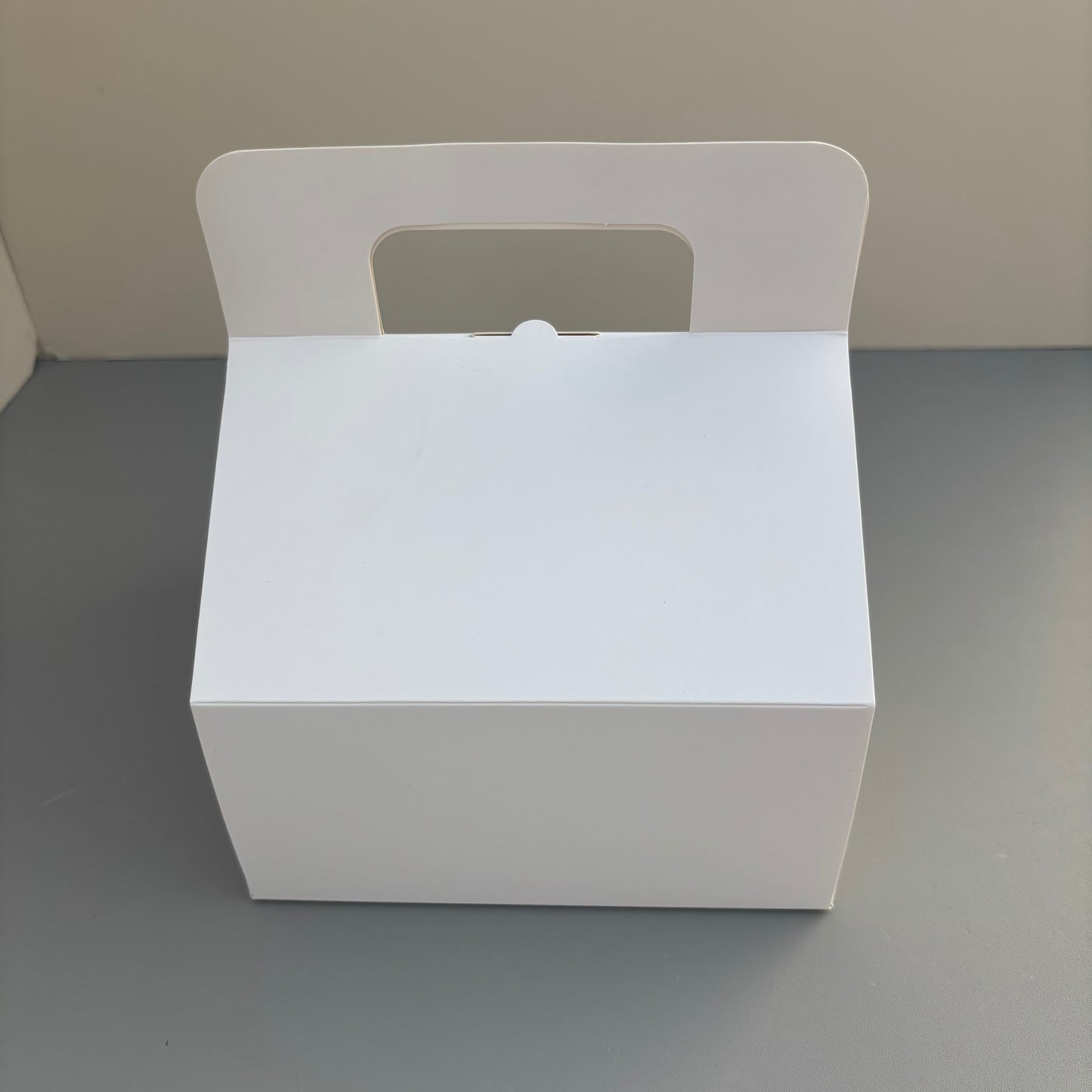 White Cupcake Window Handle Box With Paper Insert