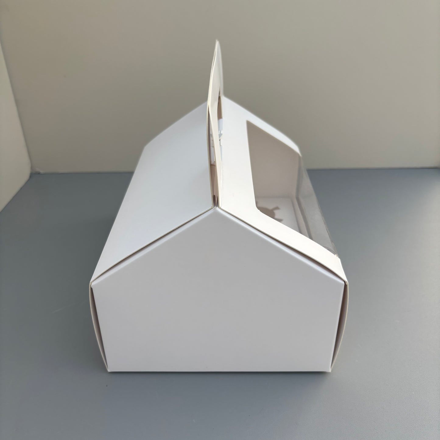 White Cupcake Window Handle Box With Paper Insert