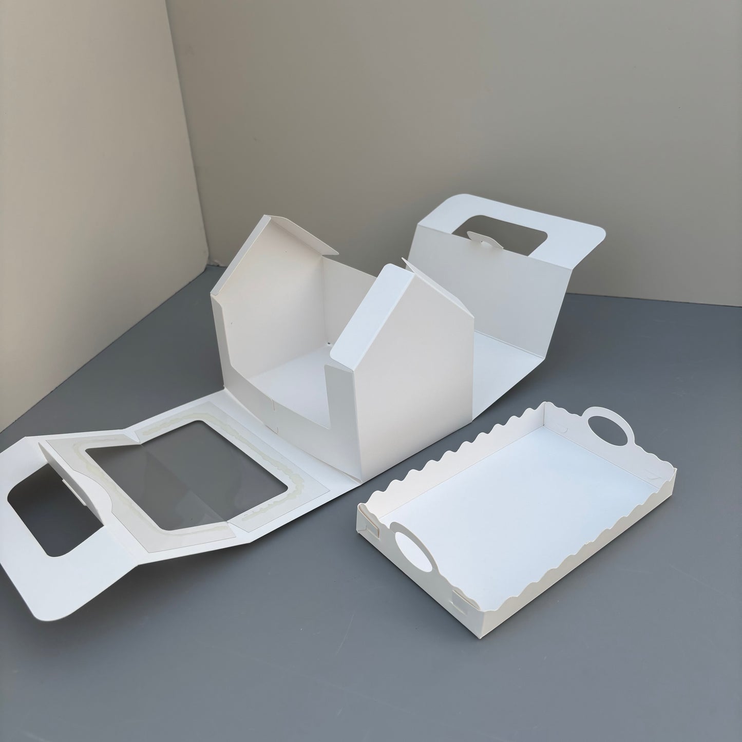 20PCS White Paper Handle Dessert Bakery Box with Insert