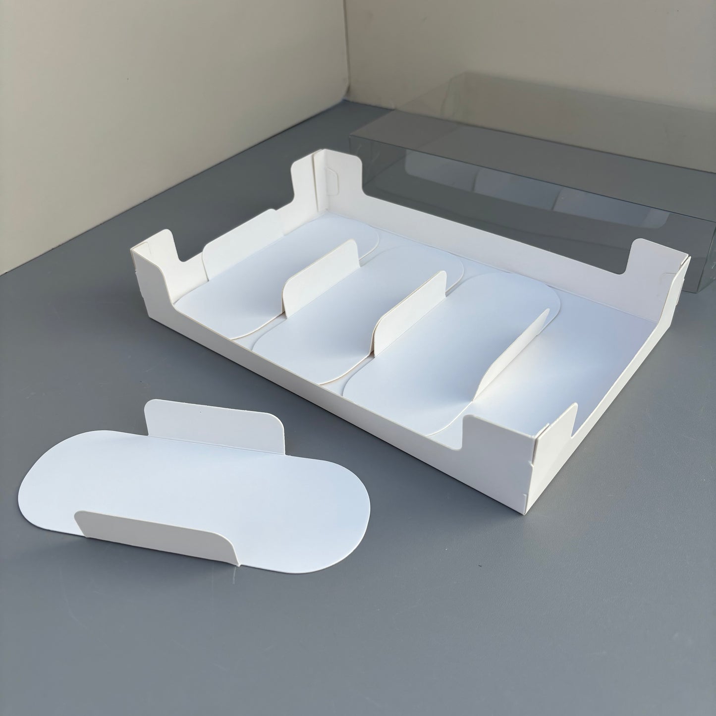 10 Boxes 4-cakesicles paper inserts white base box with clear cover
