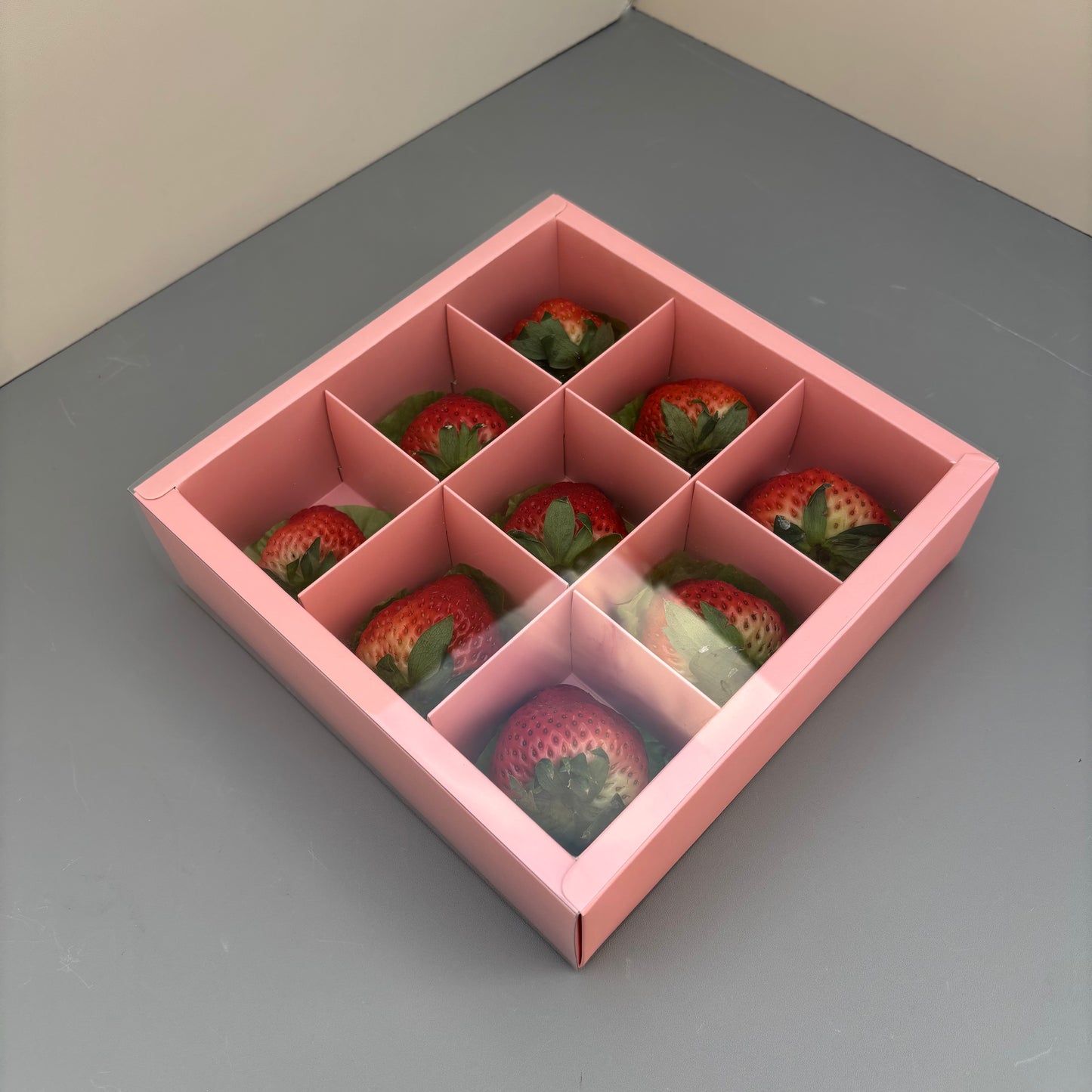 10PCS 9-strawberries Pink Paper Box with Clear Sleeve
