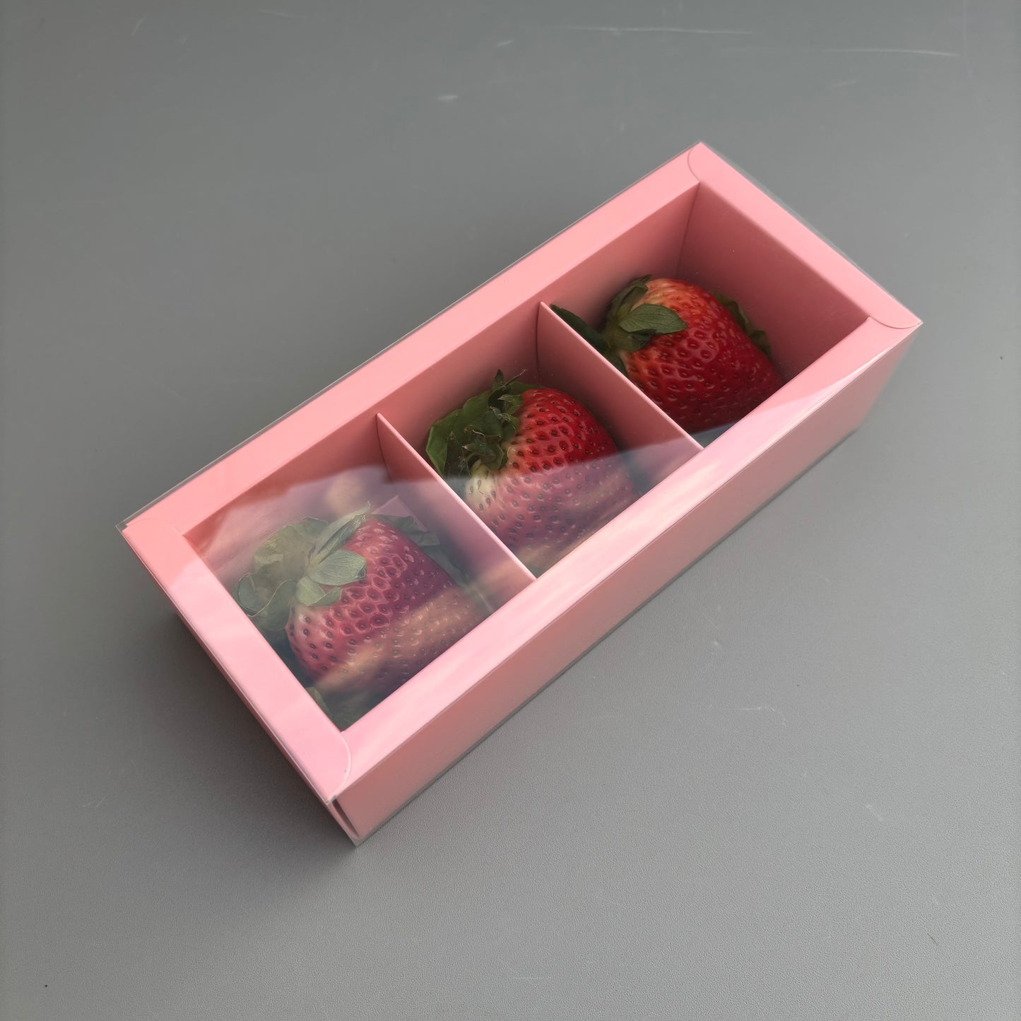 20PCS 3-strawberries Pink Paper Box with Clear Sleeve