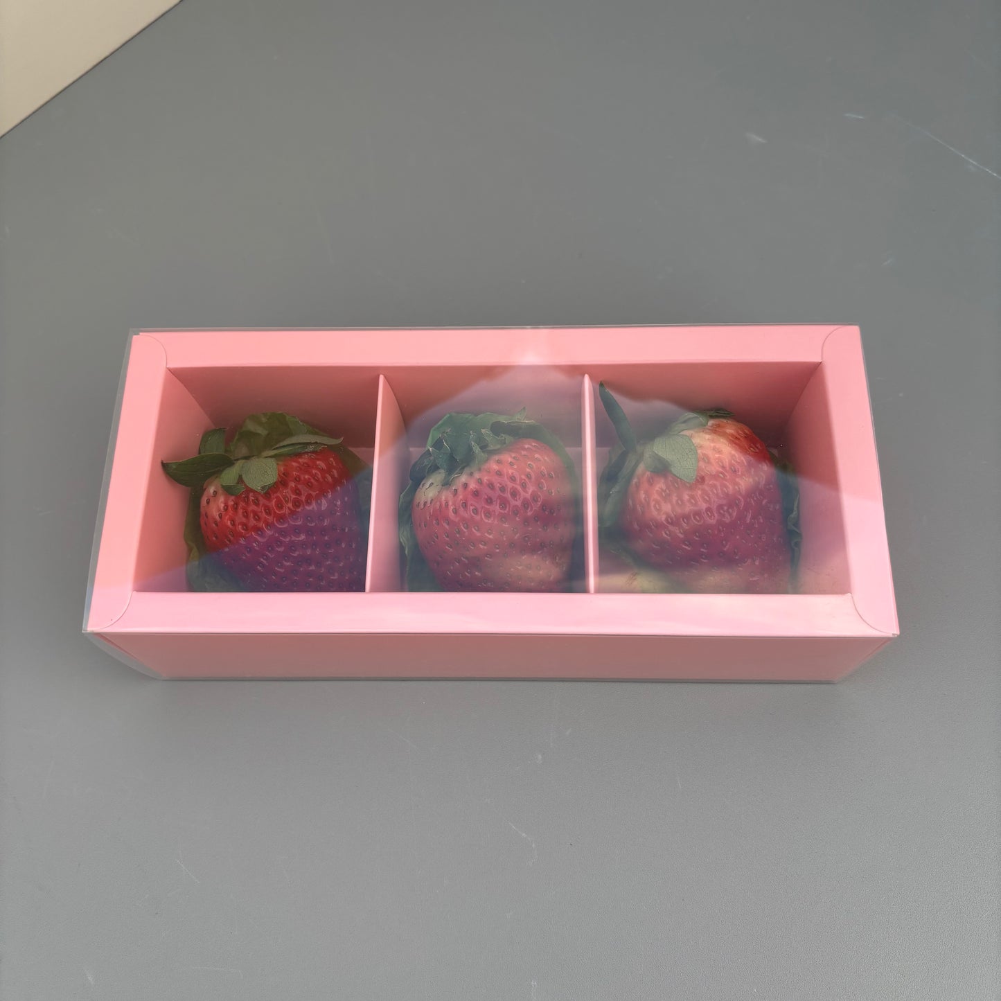20PCS 3-strawberries Pink Paper Box with Clear Sleeve