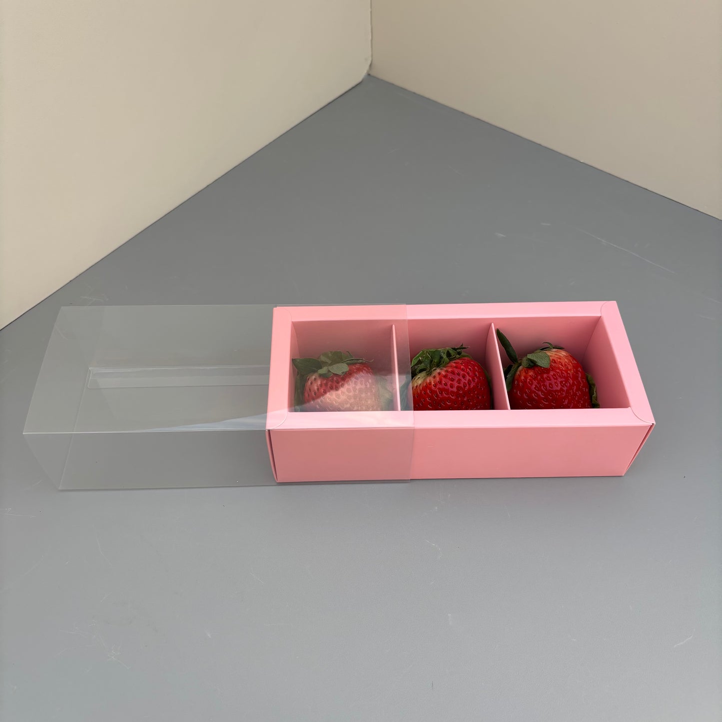 20PCS 3-strawberries Pink Paper Box with Clear Sleeve