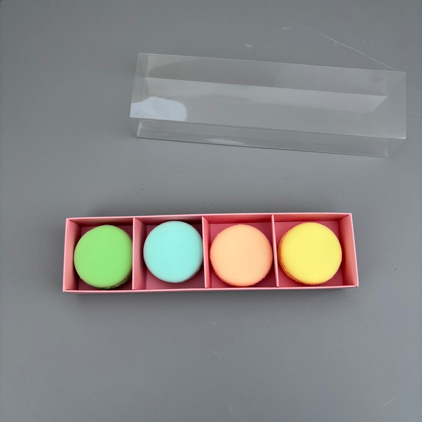 20PCS 4-macarons pink paper box with clear sleeve