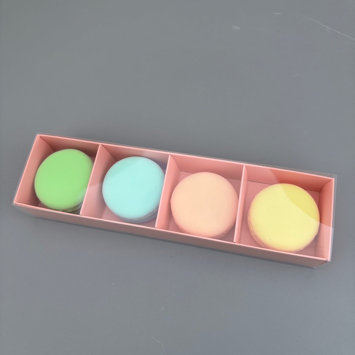 20PCS 4-macarons pink paper box with clear sleeve