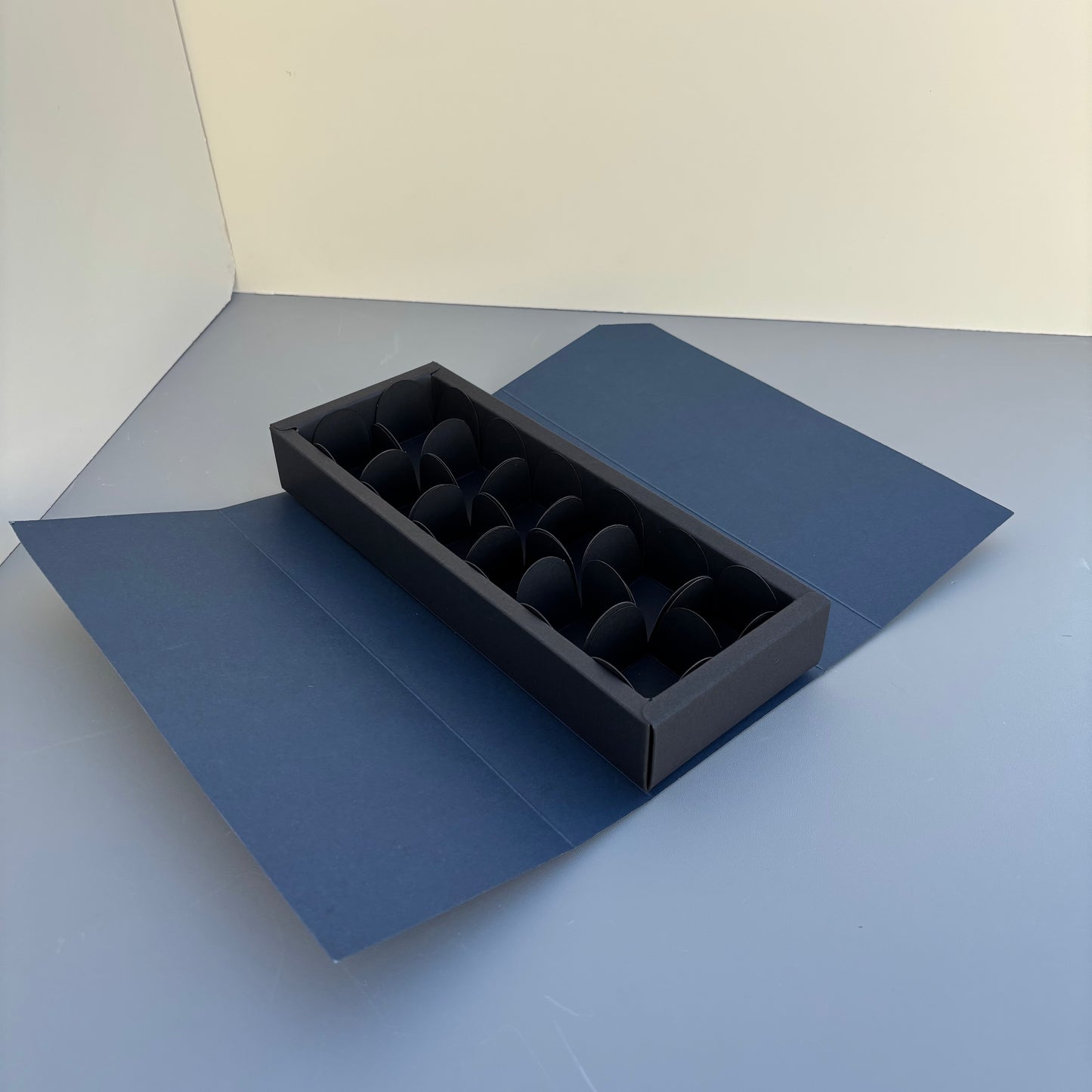 50PCS 12-chocolate box with blue sleeve