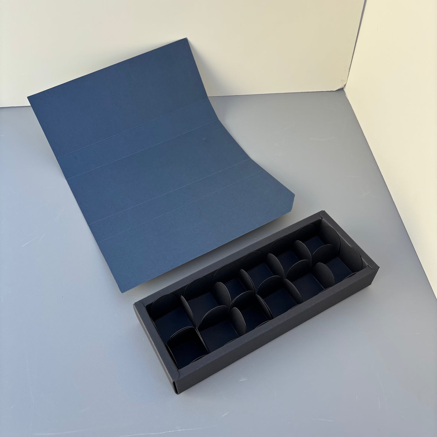 50PCS 12-chocolate box with blue sleeve