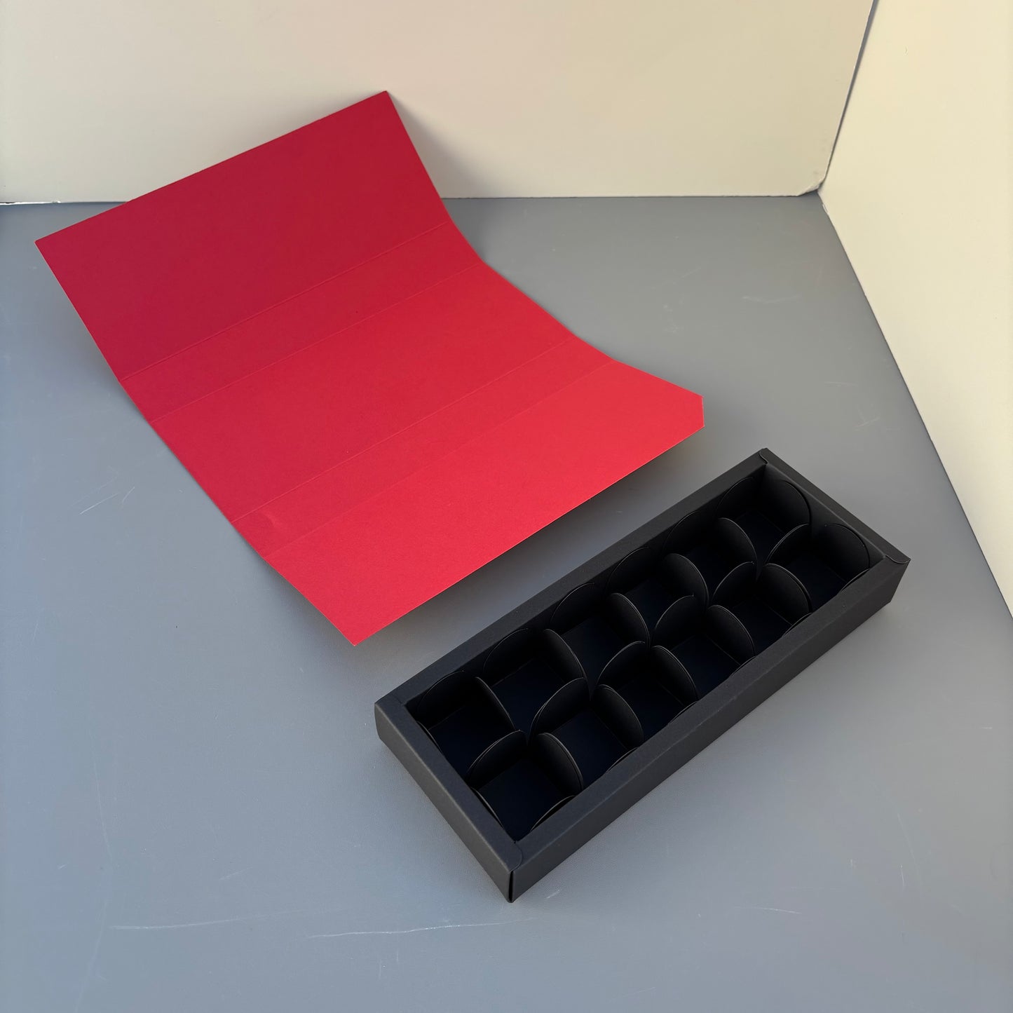 50PCS 12-chocolate box with red sleeve