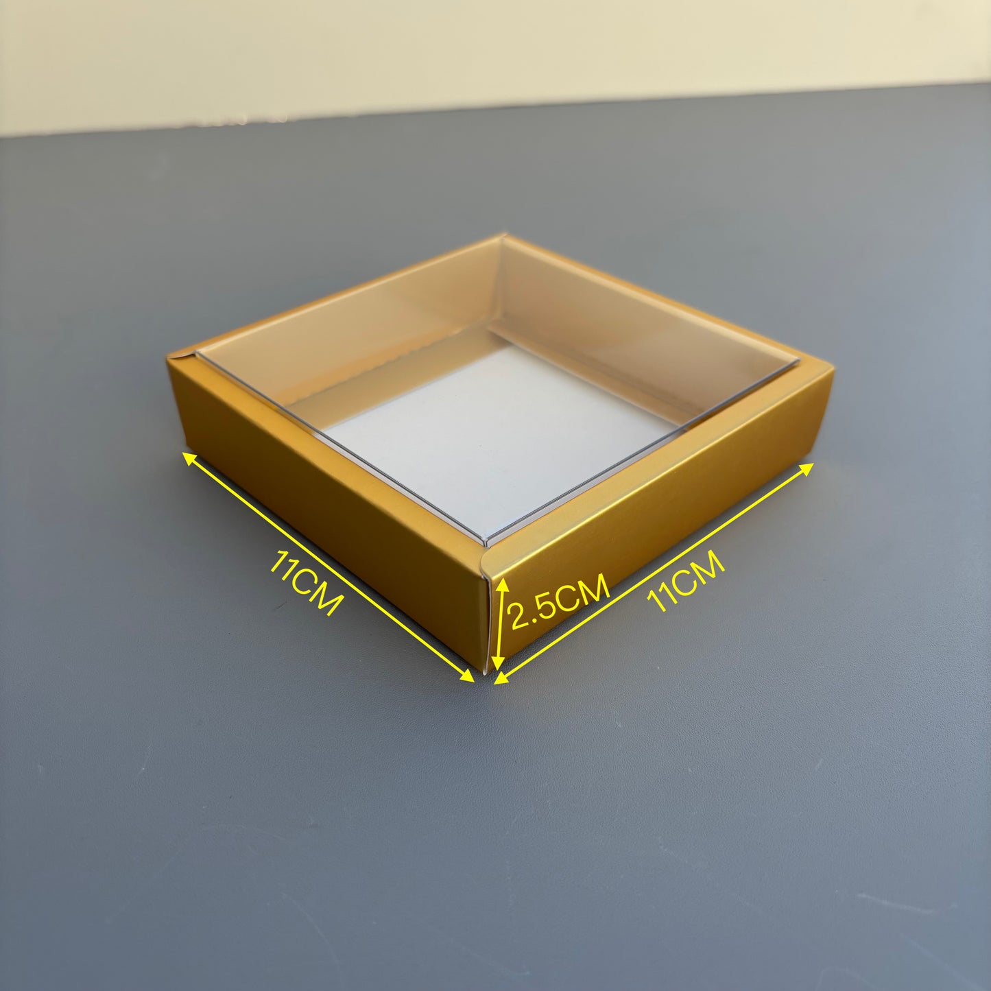 10PCS strawberry & cookies & chocolate gold paper base box with clear lid