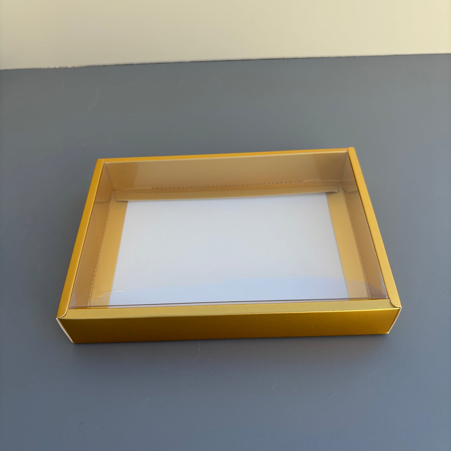 10PCS strawberry & cookies & chocolate gold paper base box with clear lid