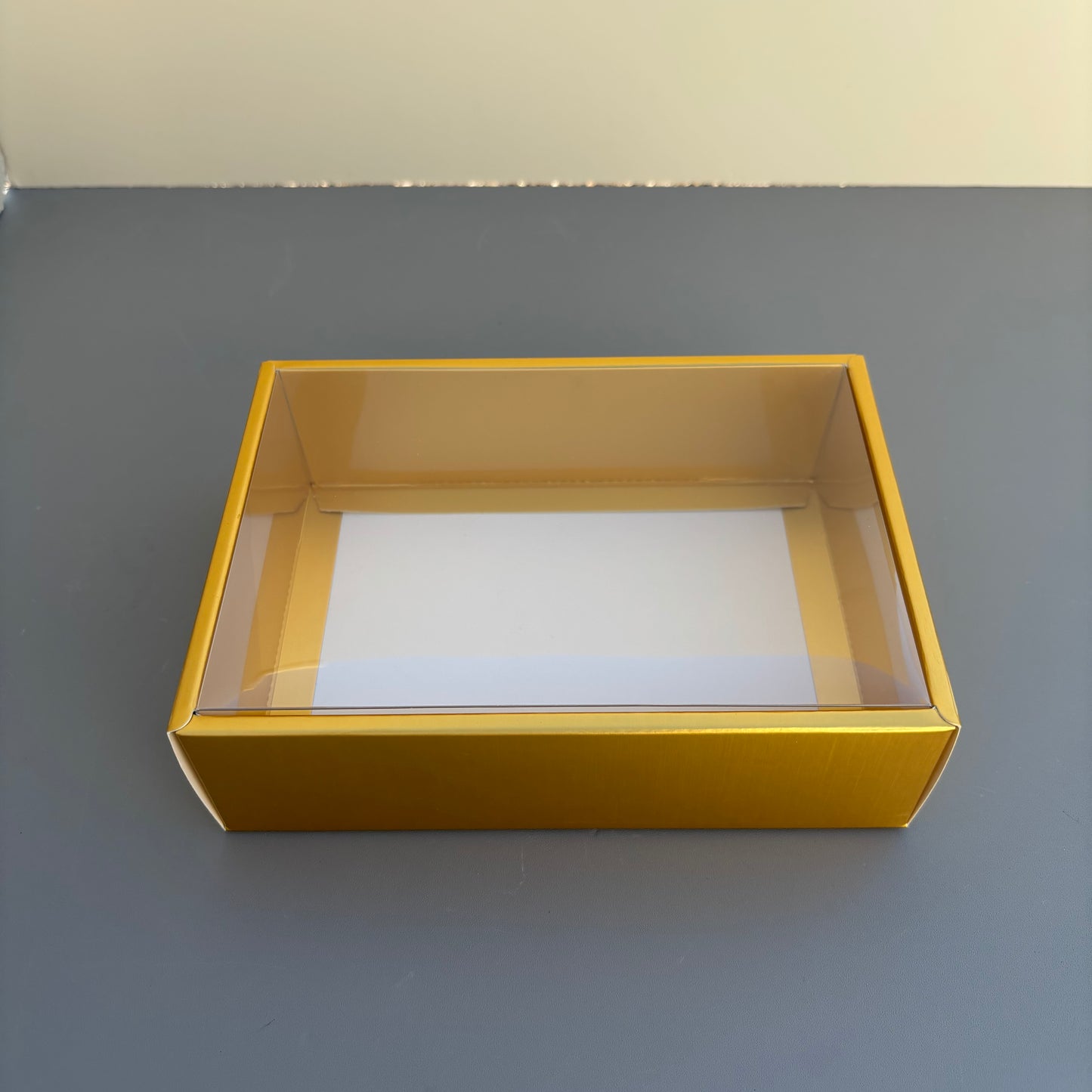 10PCS strawberry & cookies & chocolate gold paper base box with clear lid