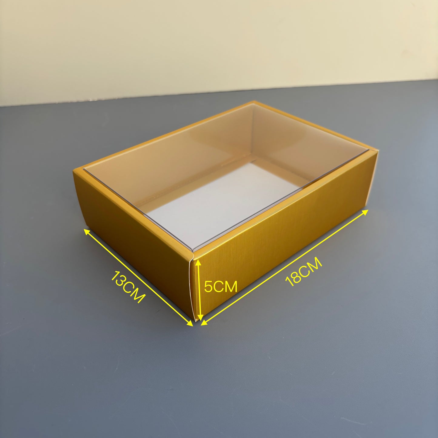 10PCS strawberry & cookies & chocolate gold paper base box with clear lid