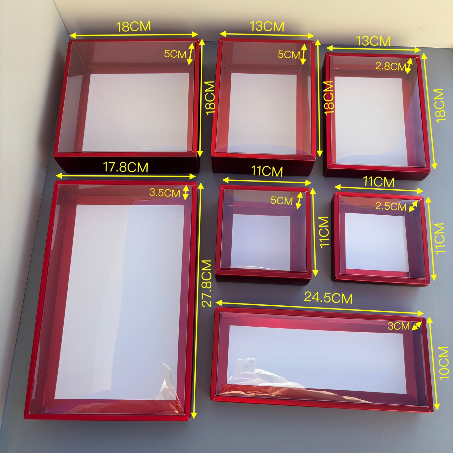 10PCS strawberry & cookies & chocolate red paper base box with clear lid