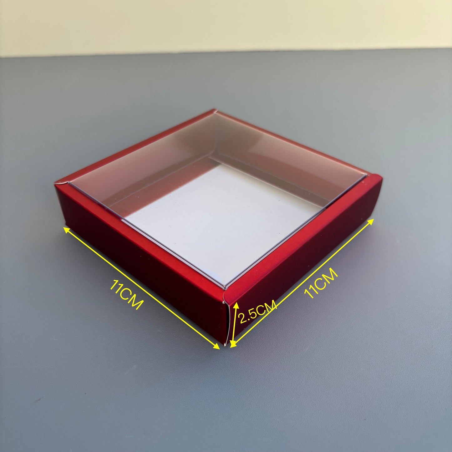 10PCS strawberry & cookies & chocolate red paper base box with clear lid
