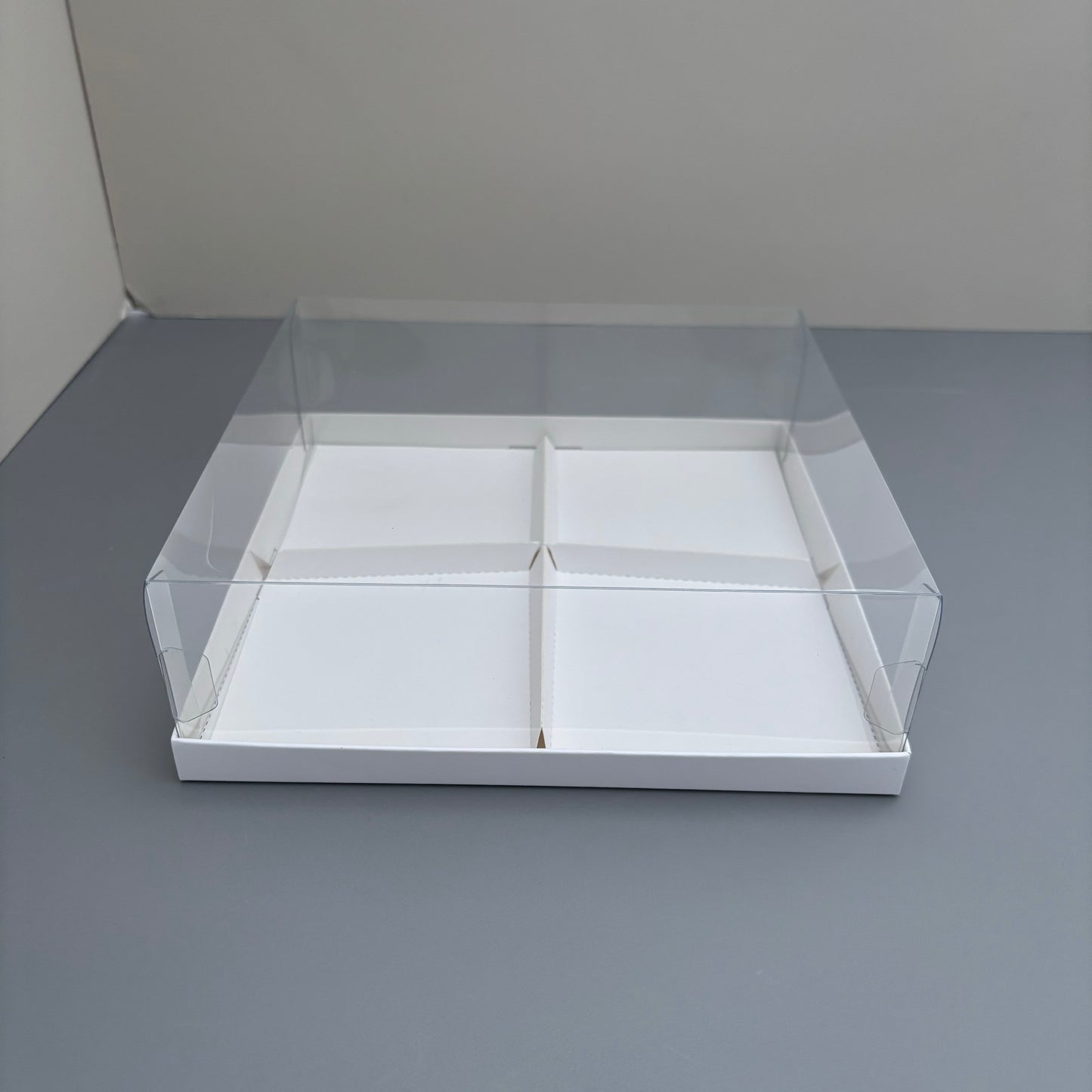 50 boxes 4 - compartments donuts dessert box with clear lid