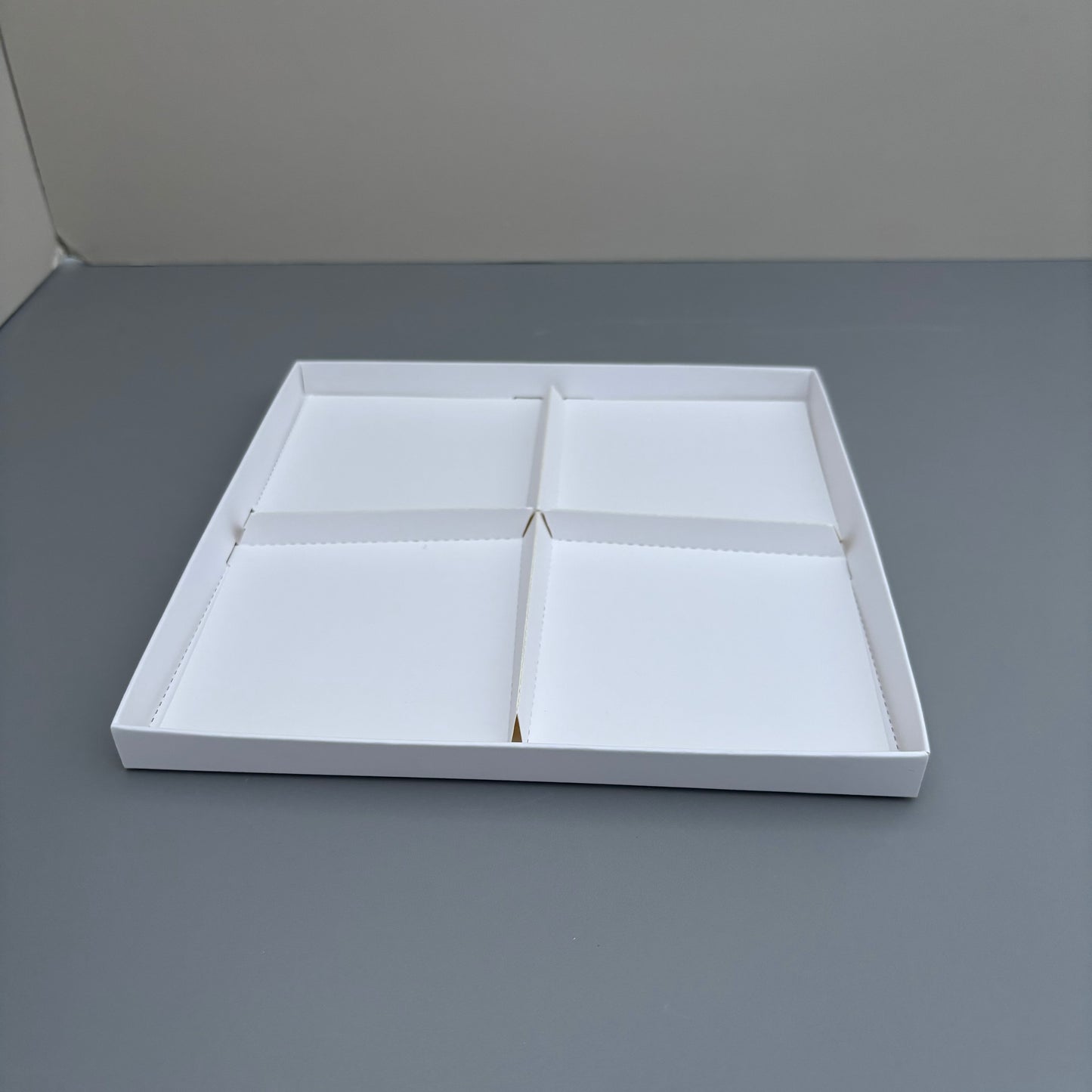 50 boxes 4 - compartments donuts dessert box with clear lid