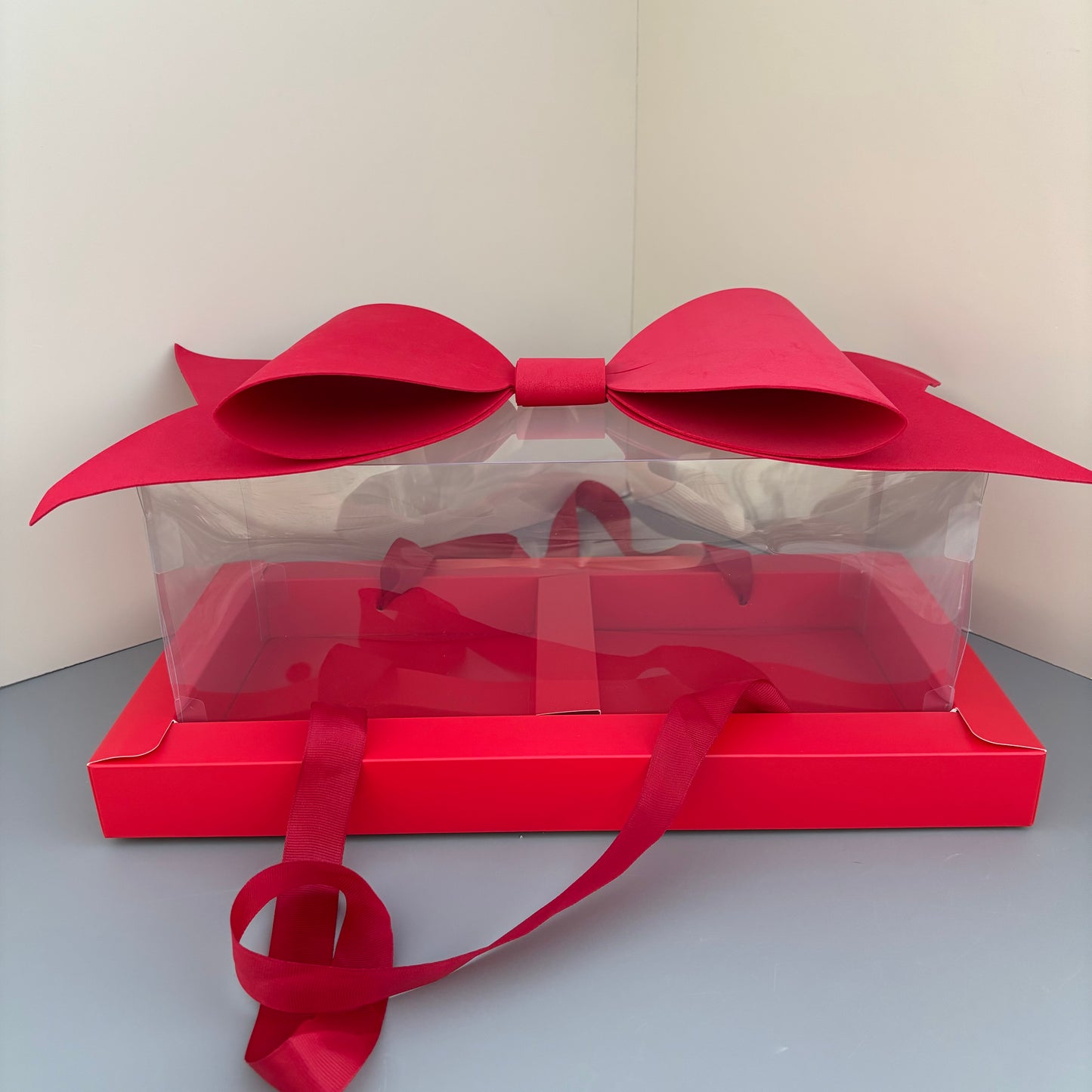 5 boxes Valentine's Day red strawberry & macaroon gift box with bow