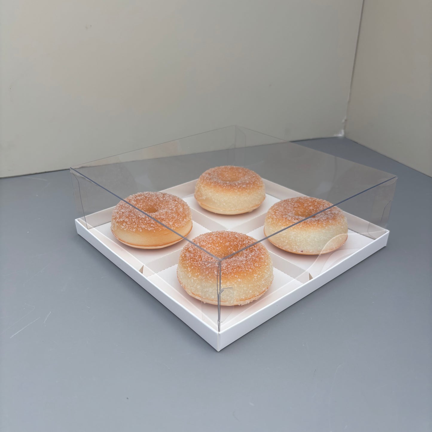 50 boxes 4 - compartments donuts dessert box with clear lid