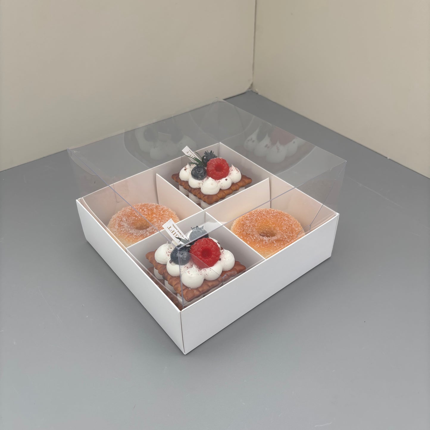 20 boxes 4-compartments white dessert box with clear lid