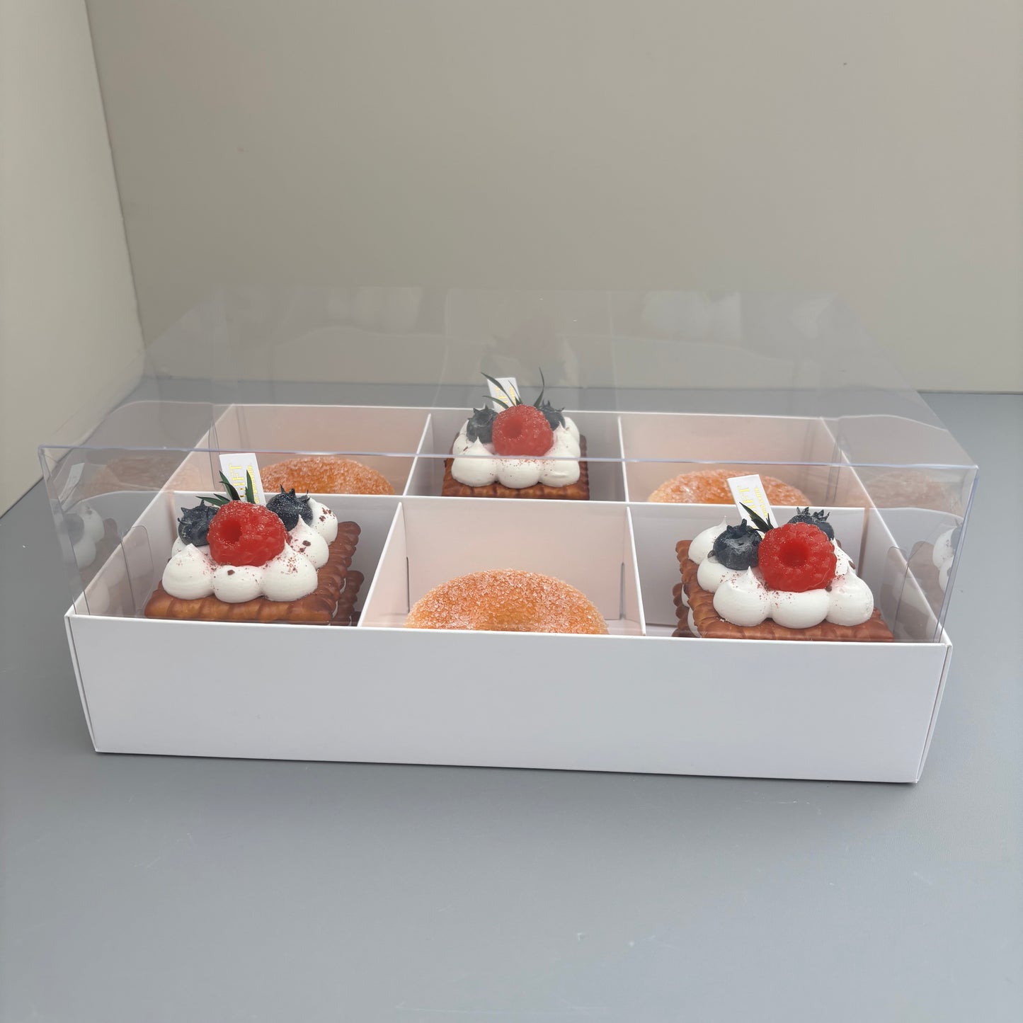 20 boxes 6-compartments white dessert box with clear lid